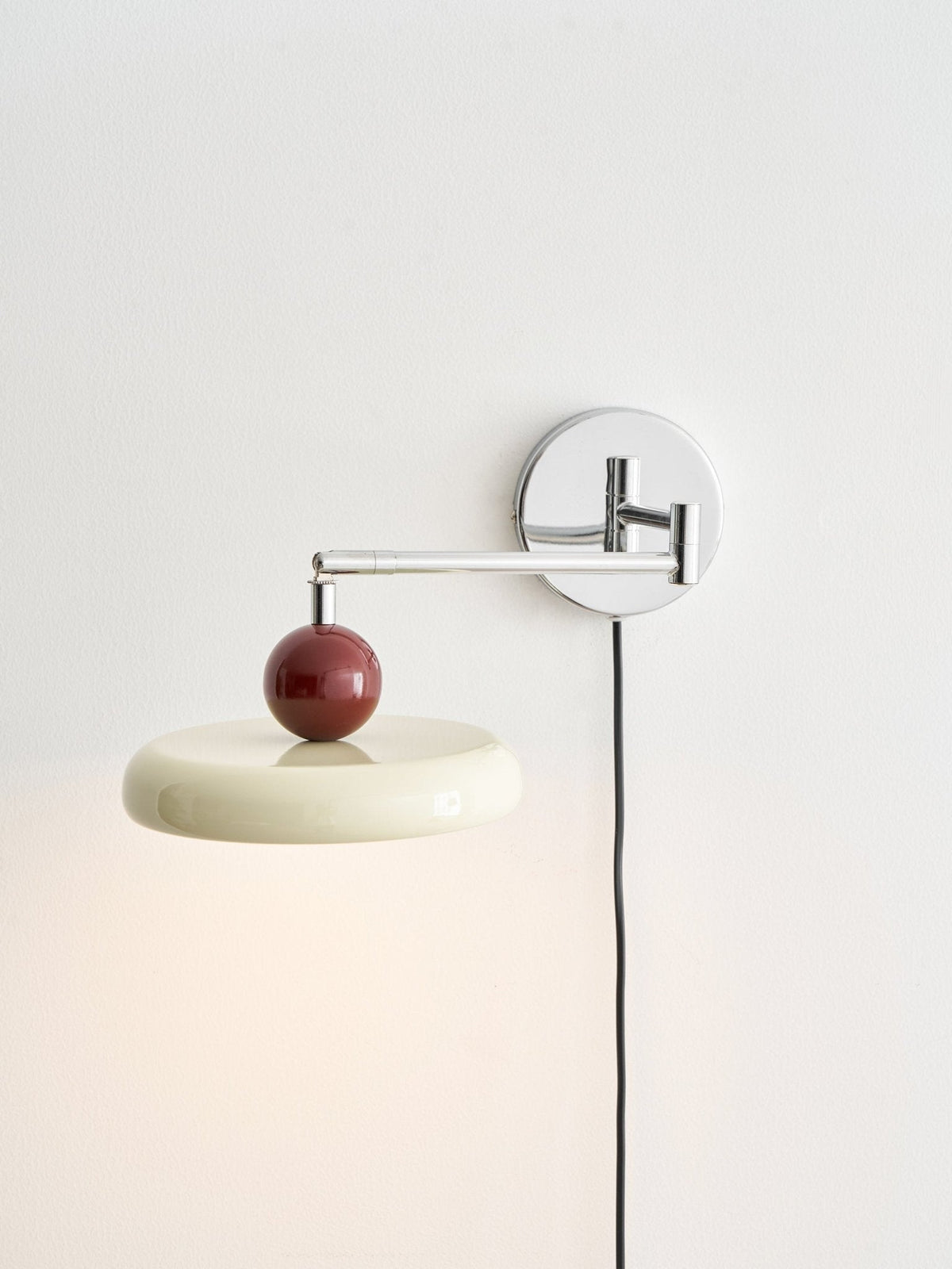 Plug-In Wall Lamp with Adjustable Brightness