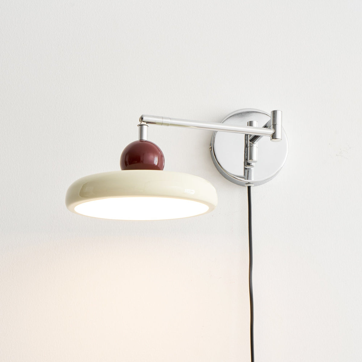 Plug-In Wall Lamp with Adjustable Brightness