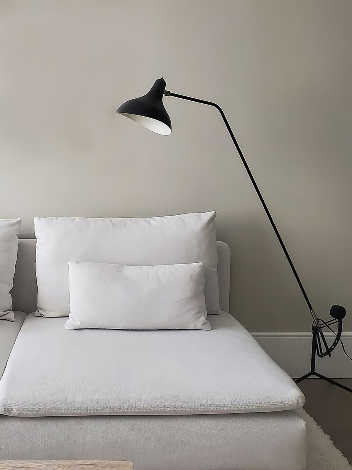 Mantis Arm Floor Lamp Position 15