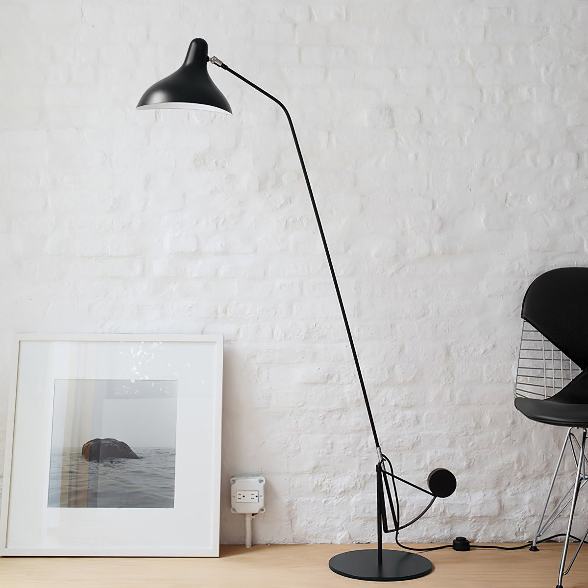 Mantis Arm Floor Lamp - Adjustable Height, LED Light for Modern Spaces — front view