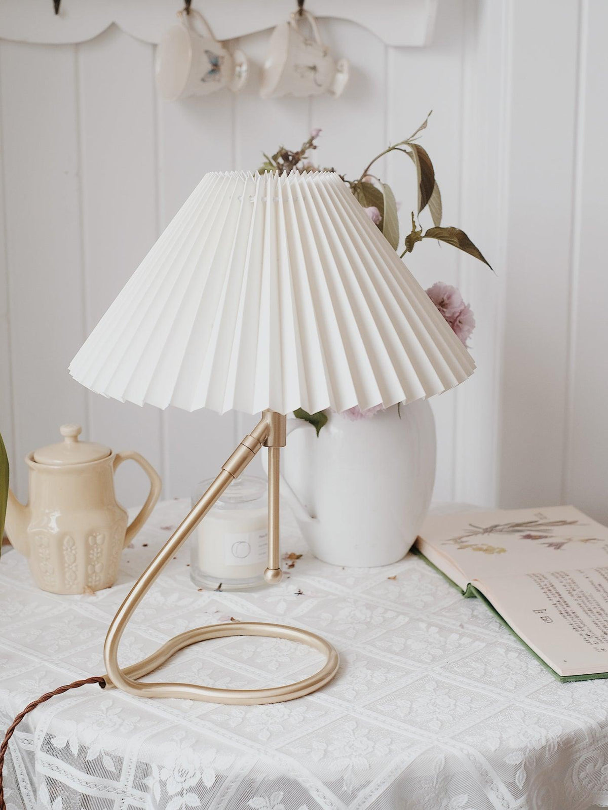 Pleated Table Lamp with Adjustable Brightness