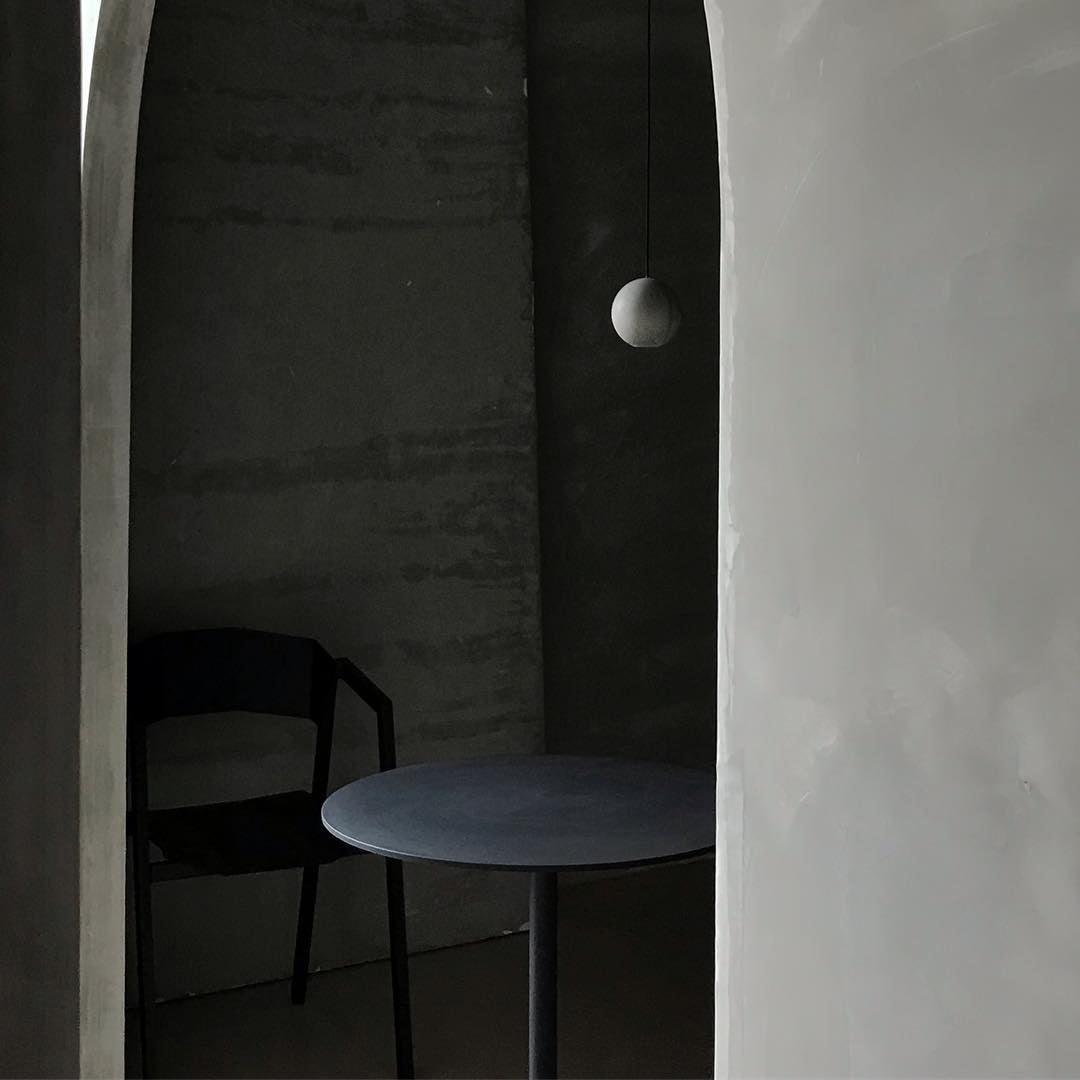 Moon Concrete Pendant Lamp Position 35