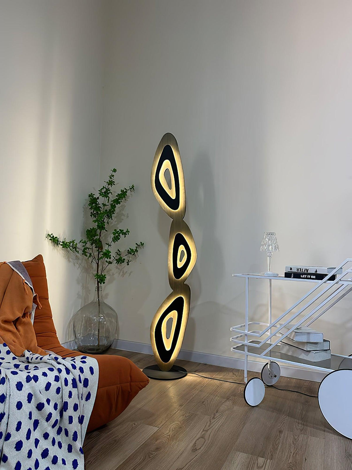 Nevis Floor Lamp Position 12