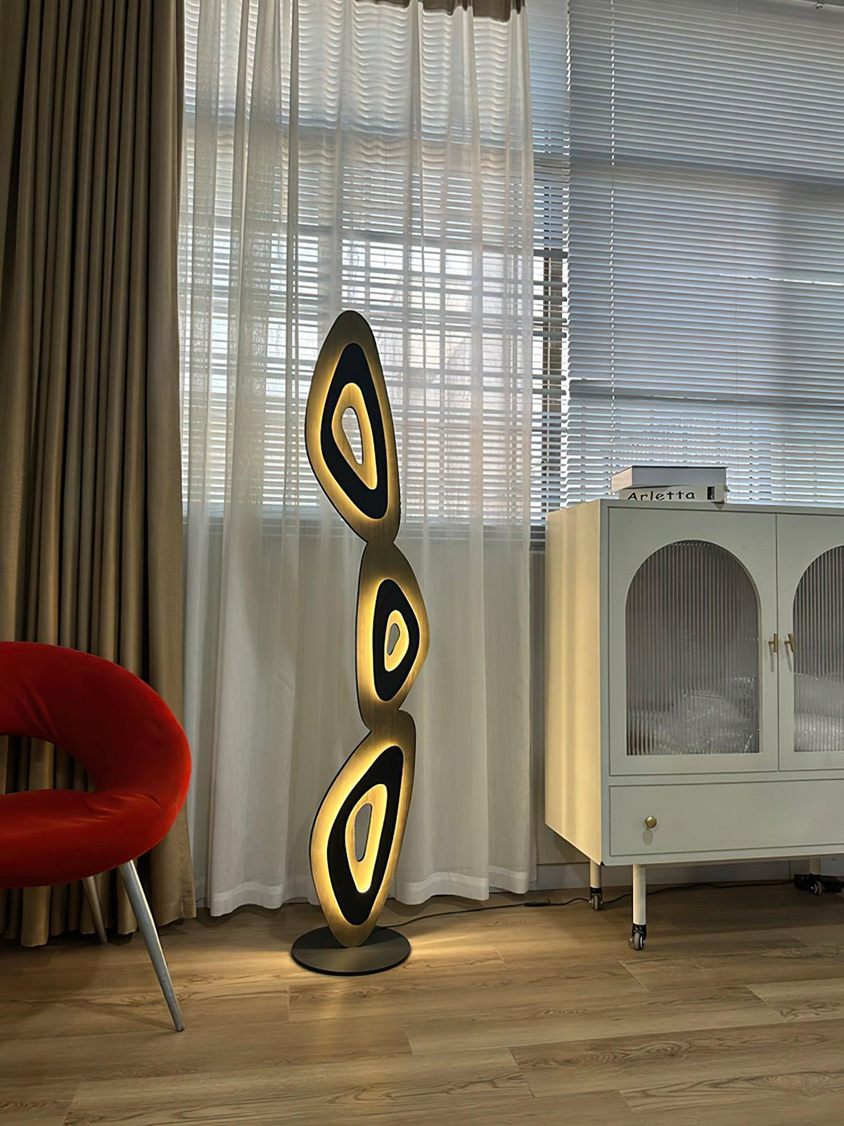Nevis Floor Lamp Position 27