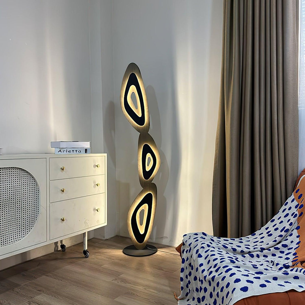 Nevis Floor Lamp Position 29