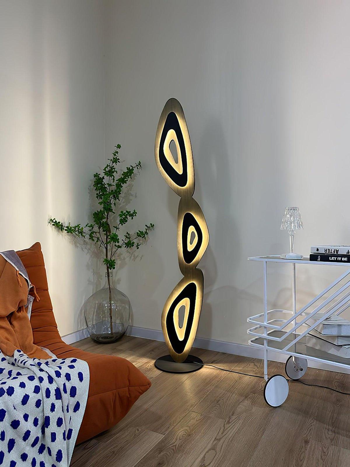 Nevis Floor Lamp Position 8