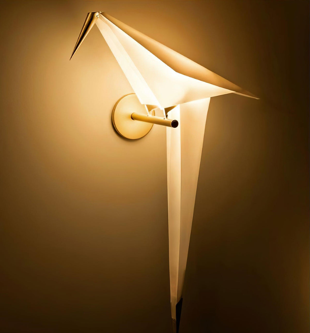 Bird-Inspired Wall Lamp with Adjustable Brightness