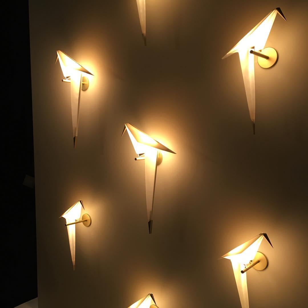 Bird-Inspired Wall Lamp with Adjustable Brightness
