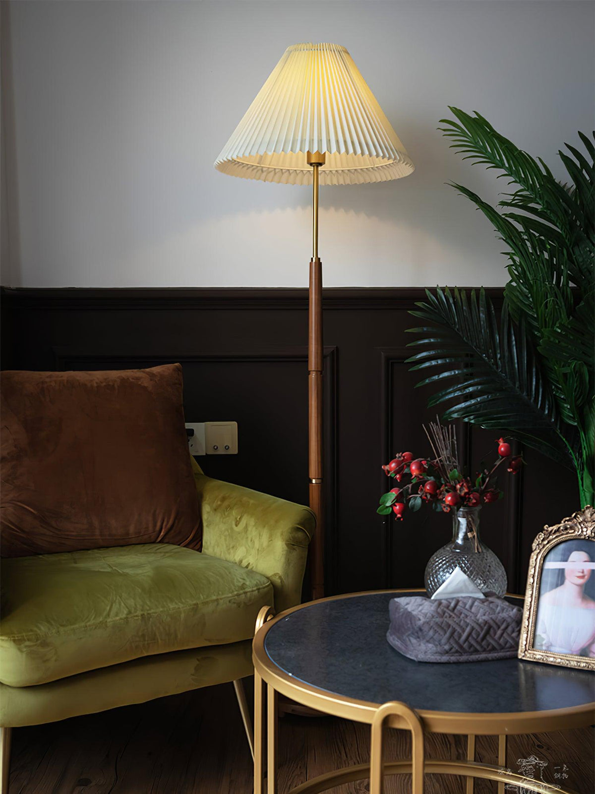 Pleated Floor Lamp with Adjustable Brightness