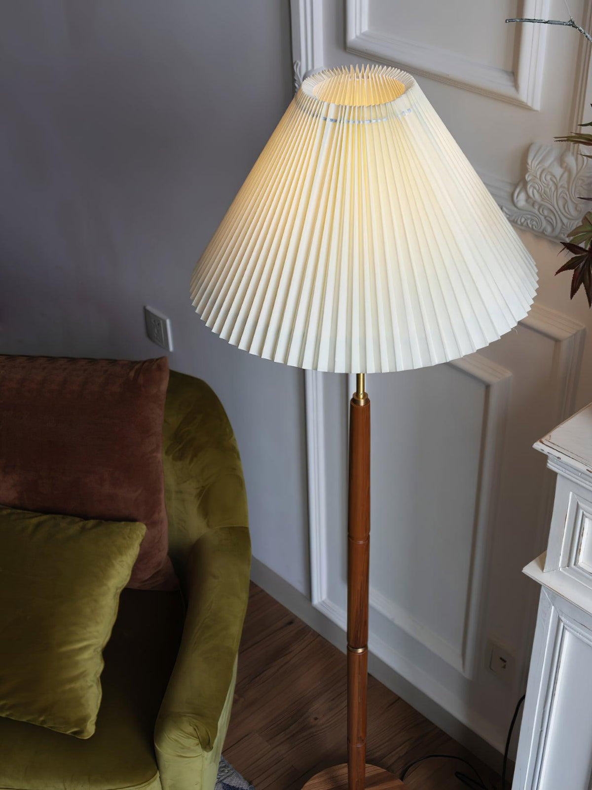 Pleated Floor Lamp with Adjustable Brightness