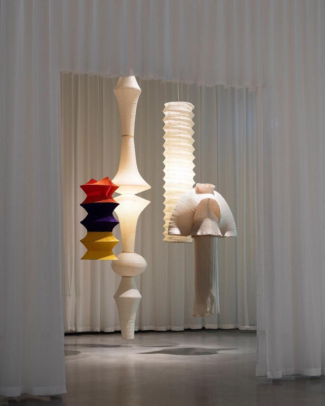 Washi Paper E Pendant Light Position 18