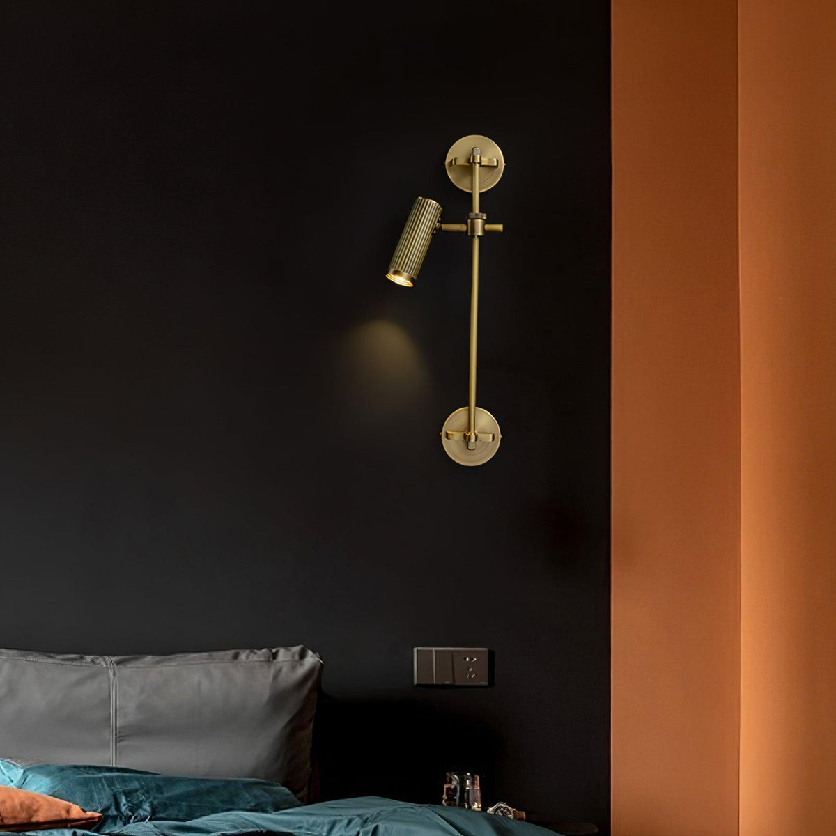 Spot Rail Wall Light with Rotatable Head — front view
