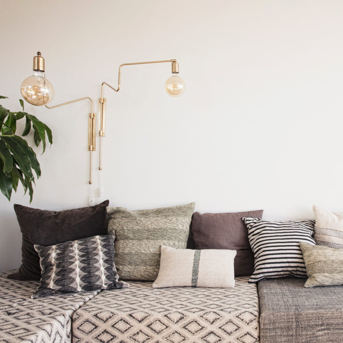 Swing Wall Lamp Position 50