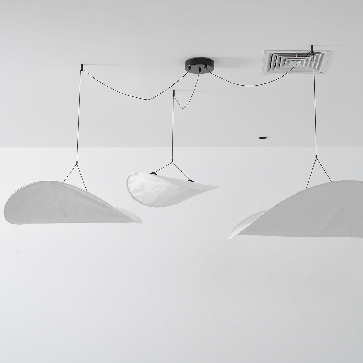 Tense Tyvek Pendant Lamp Position 157