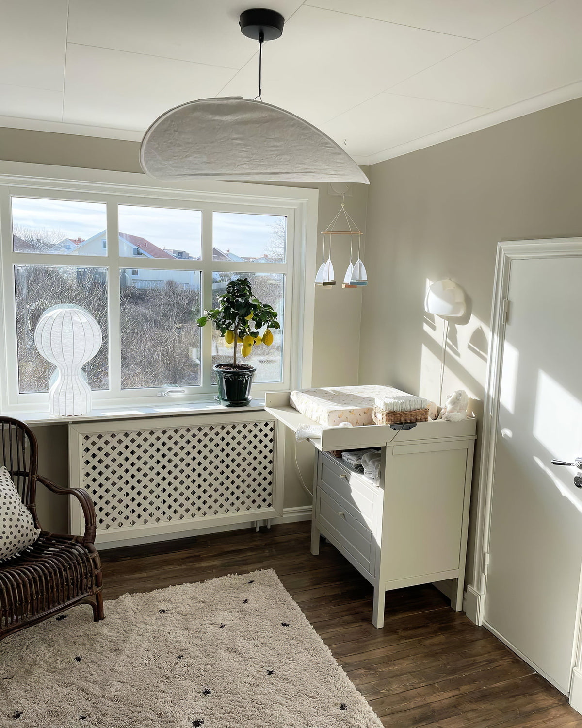 Tense Pendant Light Position 72