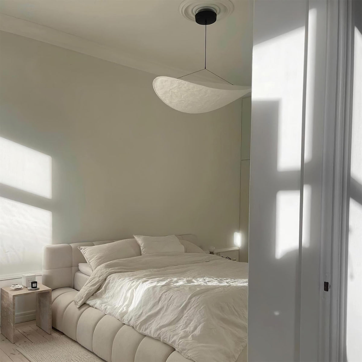 Tense Pendant Light Position 79
