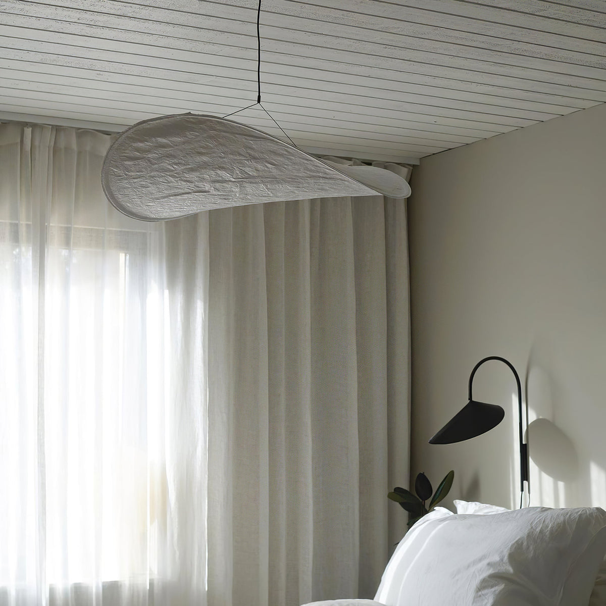 Tense Tyvek Pendant Lamp Position 49