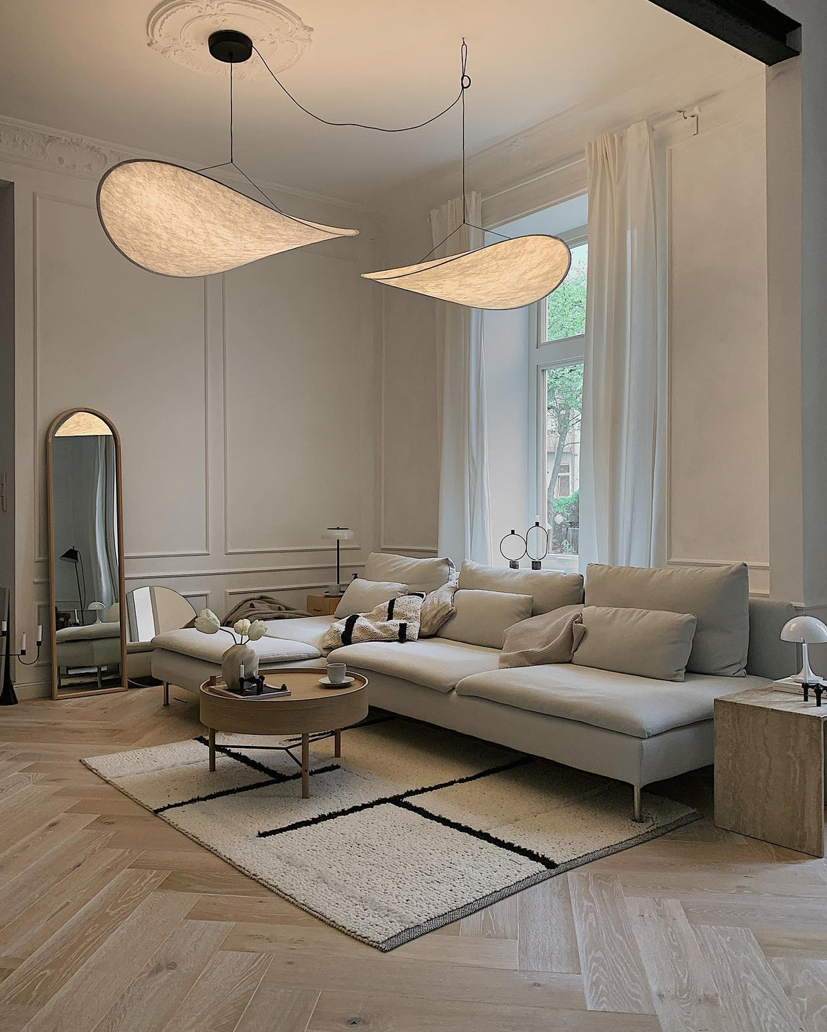 Tense Pendant Light Position 43