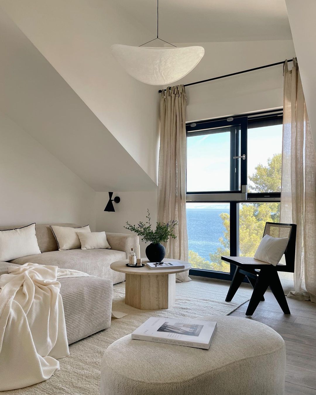 Tense Pendant Light Position 69