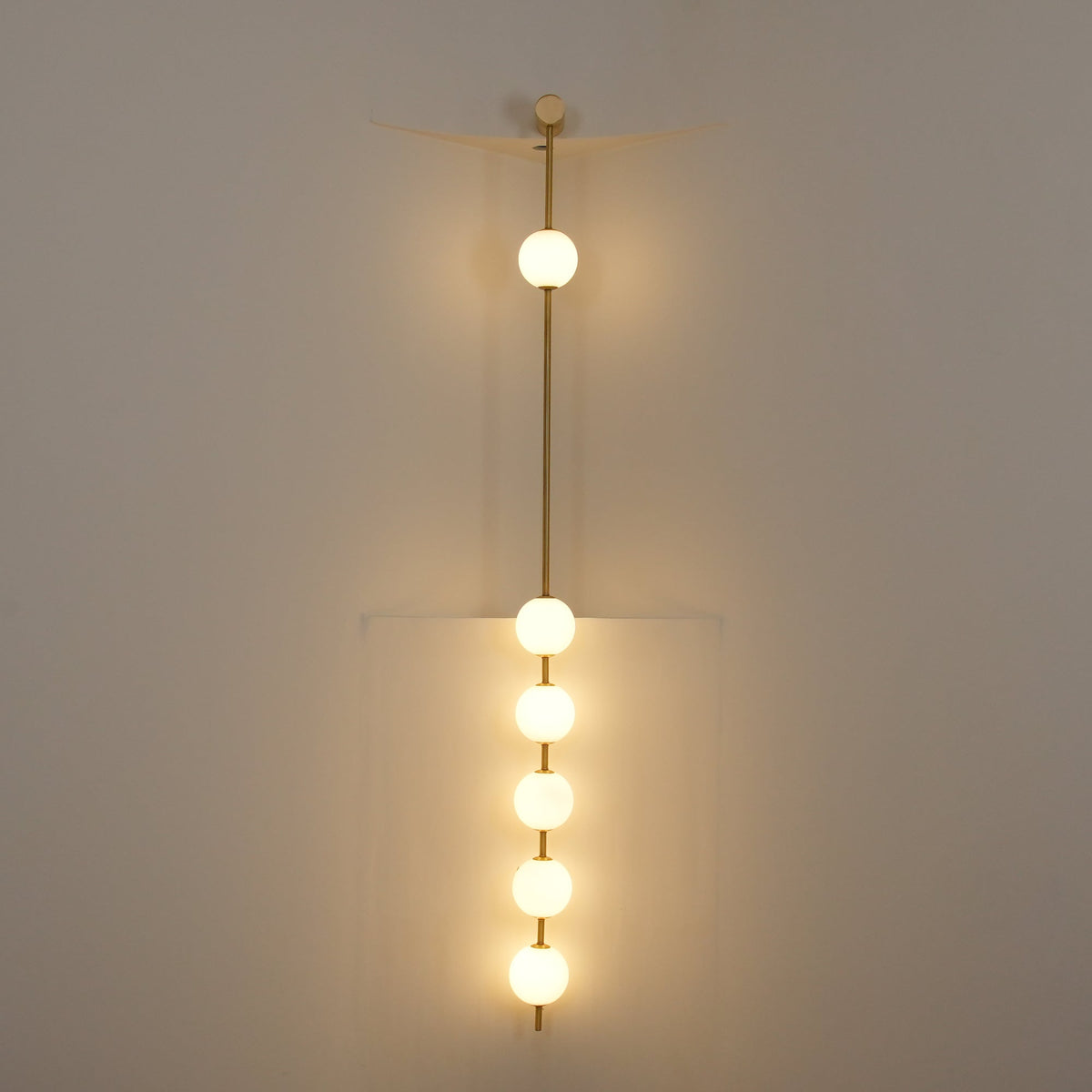 Vertical Balls Wall Lamp with Adjustable Brightness