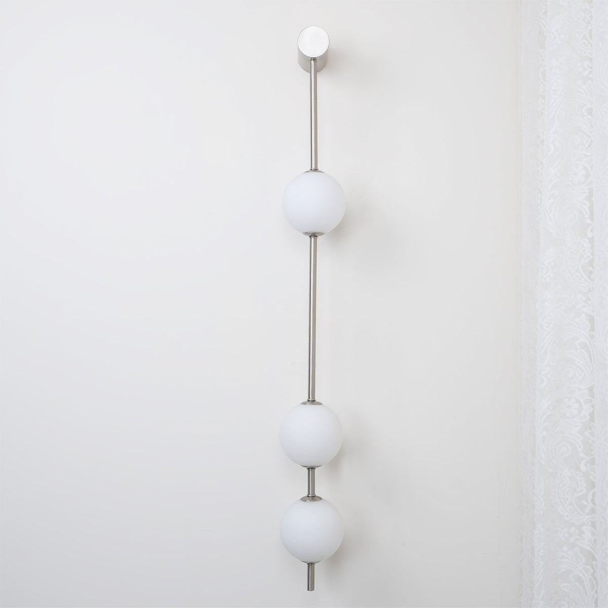 Vertical Balls Wall Lamp with Adjustable Brightness