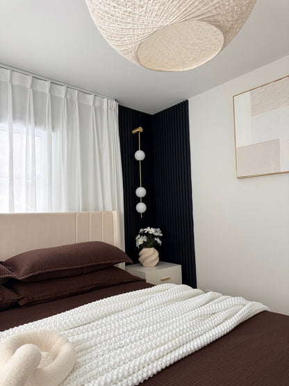 Vertical Balls Wall Lamp with Adjustable Brightness