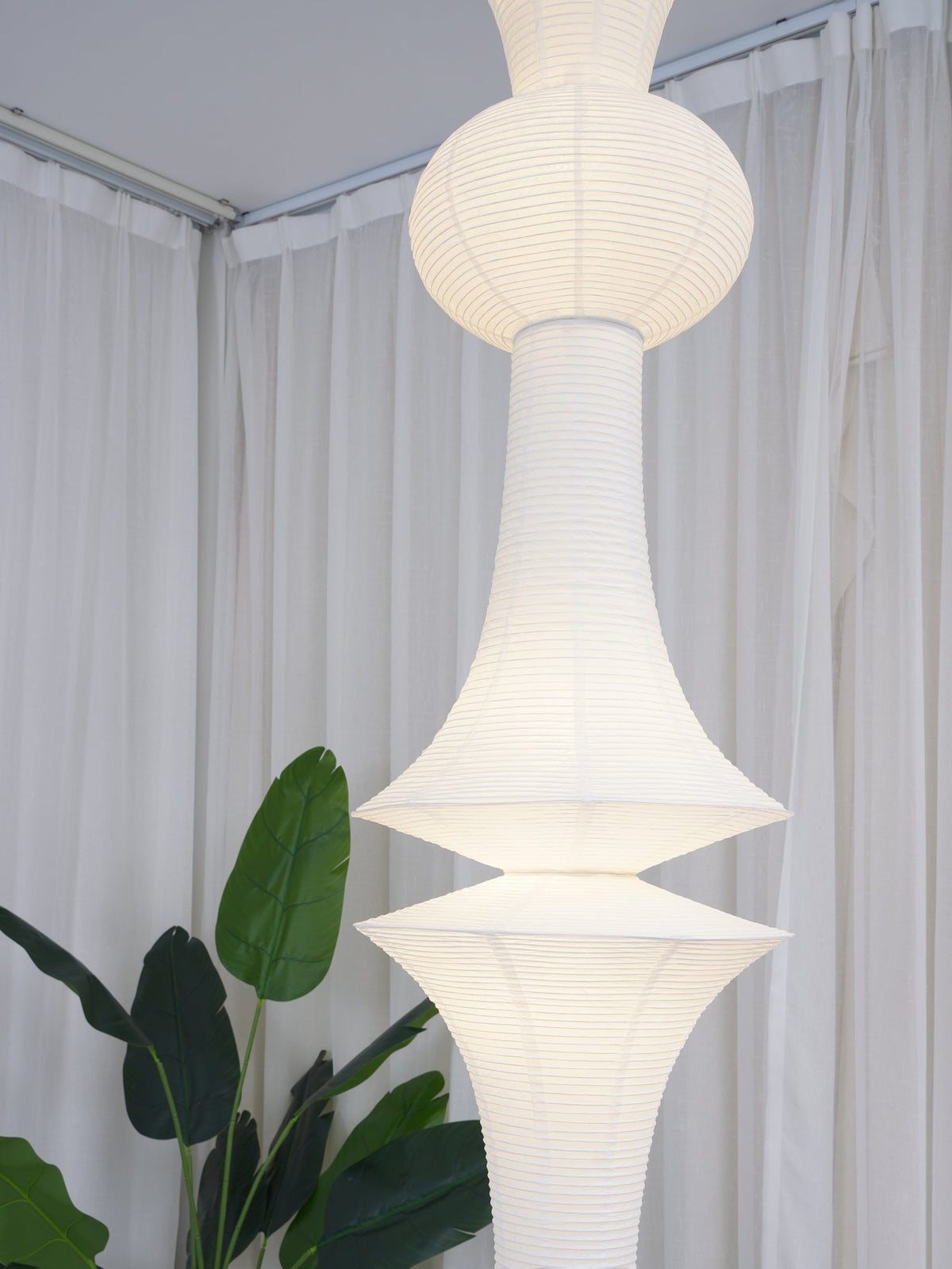 Washi Paper E Pendant Light Position 11